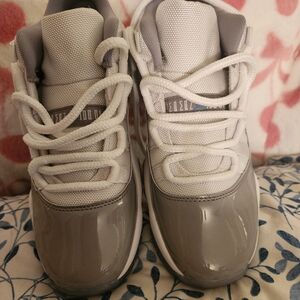 Jordan Kids Sneakers in Gray and White